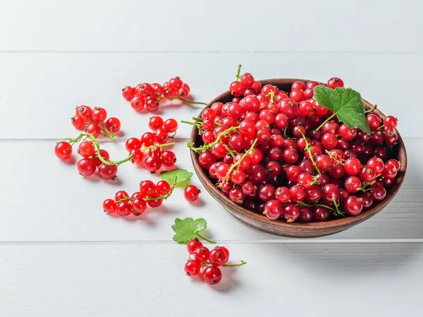 Freshly Picked Redcurrant Berries Clay Bowl Rustic Table Concept Healthy — Stock Photo, Image