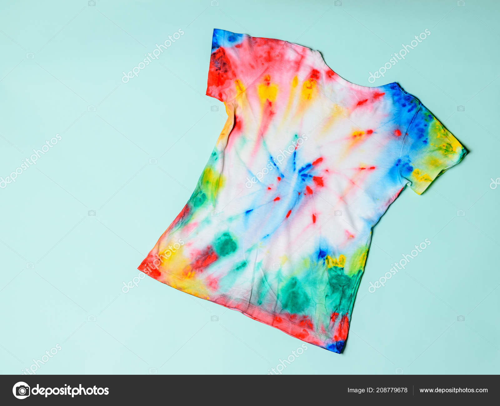 Tie Dye Shirt Turkooizen Achtergrond Witte Kleding Met Hand Geschilderd Stockfoto Vladimir75 208779678