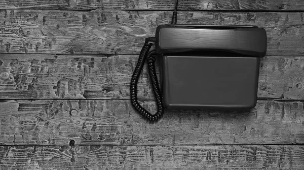 Ρετρό Τηλέφωνο Χωρίς Δυνατότητα Κλήσης Ένα Μαύρο Ξύλινο Τραπέζι Θέα — Φωτογραφία Αρχείου
