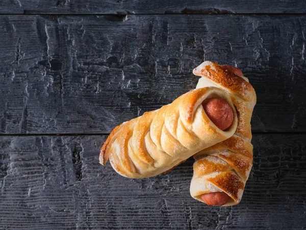 Dos Salchichas Caseras Sobre Una Mesa Madera Sabroso Bocadillo Carne — Foto de Stock