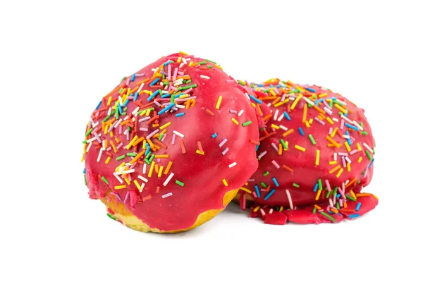 Beyaz bir arka plan üzerinde izole iki birbirlerinin üzerinde yatan donut. — Stok fotoğraf