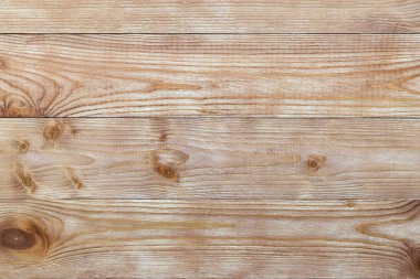 Beyaz bir arka plan üzerinde izole ahşap masanın yüzeyi.