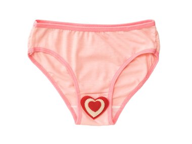 Kırmızı kenarlı ve kırmızı-beyaz kalp beyaz arka plan üzerinde izole pembe külot. Iç çamaşırı. Yukarıdan görünüm.