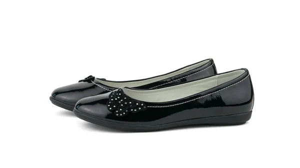 Λεπτά στενά γυναικεία δερμάτινα παπούτσια απομονωμένα σε λευκό φόντο. — Φωτογραφία Αρχείου