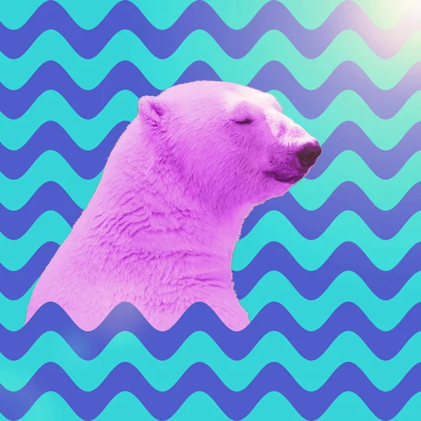 Collage de arte moderno. oso púrpura bañándose en las olas del océano . —  Fotos de Stock