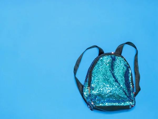 Sac A Dos Bleu Orne De Paillettes Sur Fond Bleu Accessoires Bebe La Vue Du Haut Lay Copie Stock Photo Sac A Dos Bleu Orne De Paillettes Sur Fond Bleu Accessoires Bebe La Vue Du Haut Lay Copie Stock Photo