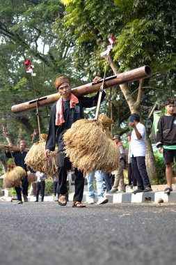 Cakarta, Endonezya - 23 Eylül 2025: Güney Banten Kasepuhan Yerli Topluluğundan Muazzam Ngarengkong.