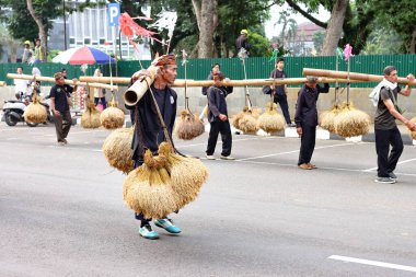 Cakarta, Endonezya - 23 Eylül 2025: Güney Banten Kasepuhan Yerli Topluluğundan Muazzam Ngarengkong.