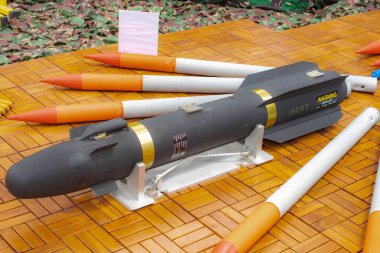 Jakarta, Endonezya - 21 Eylül 2025: Endonezya Silahlı Kuvvetleri uçaksavar füzeleri.