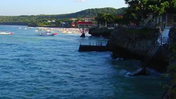 Ponte Madeira Praia Areia Branca Tocada Pela Água Mar — Vídeo de Stock