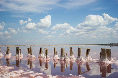 Bulutlar manzara su ve ufuk - tuz madenciliği tesisi