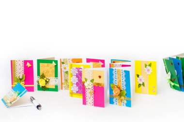 Güzel çeşitli el yapımı tebrik kartları