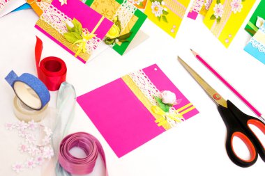 Güzel çeşitli el yapımı tebrik kartları