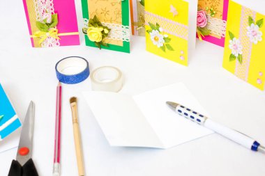 Güzel çeşitli el yapımı tebrik kartları