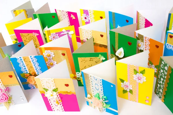 Όμορφες ποικίλες χειροποίητες ευχετήρια κάρτες — Φωτογραφία Αρχείου