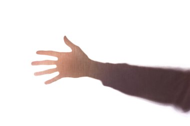 Parmaklarını ayıran el genç adam, beş-siluet, konsept