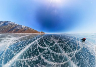 Çatlaklar Olkhon gelen Deniz Baykal, mavi kış buz kalıpları.