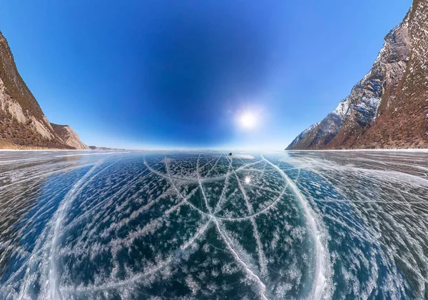 Muster Von Rissen Auf Dem Blauen Wintereis Des Baikalsees Aus — Stockfoto