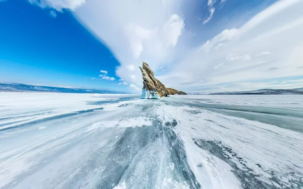 Ice on winter Lake Baikal near Ogoy island. Siberia, Russia — Stock Photo, Image