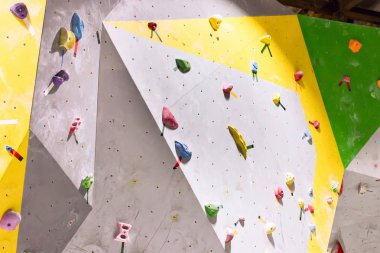 Renkli Kancalı boulder koridorda tırmanma duvarı