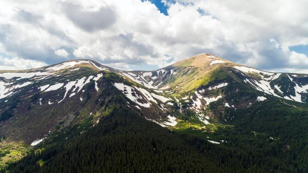 Vista Aérea Monte Hoverla Ucrânia Montanhas Cárpatas — Fotografia de Stock