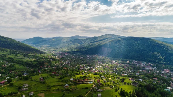 Vista Aérea Las Montañas Cárpatos Verano Yaremche Ucrania — Foto de Stock