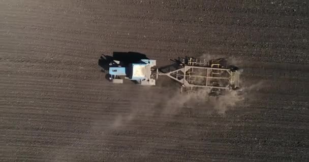 Вид Воздуха Сельскохозяйственное Тракторное Поле Трактор Работой — стоковое видео