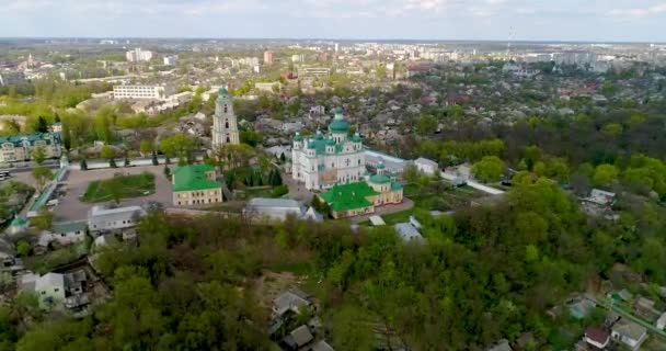 Il paesaggio urbano da una vista a volo d'uccello della città di Chernigov . — Video Stock