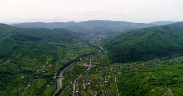 Vackra Flygfoto Till Vägen Högländerna Ovanifrån Flygfoto Över Landskapet Bergen — Stockvideo