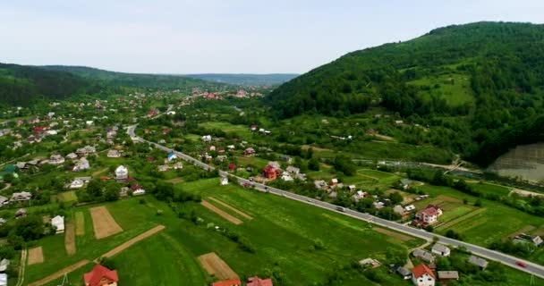 Mooie Luchtfoto Aan Weg Hooglanden Bovenaanzicht Luchtfoto Van Het Landschap — Stockvideo