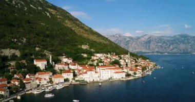 Perast kasaba hava güzel manzaraya. Karadağ