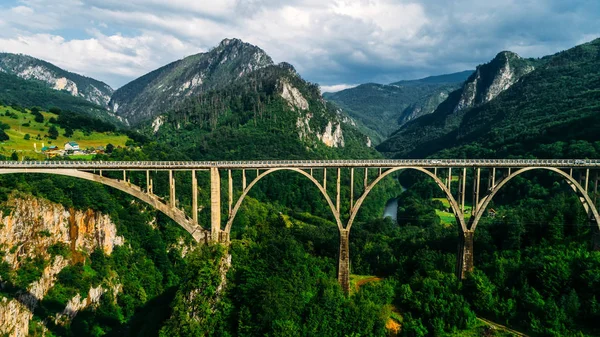 Aerial View of Durdevica Tara Arc Bridge in the Mountains, One of the Highest Automobile Bridges in Europe. — Stock Photo, Image