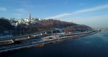Kiev, Ukrayna içinde Lavra manastır dron, gün batımı görünümü, bulutlu gökyüzü, güzel manzara havadan görünümü