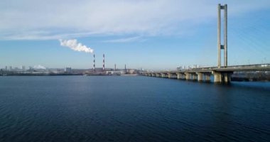 Çöp yakma tesisi. Dumanlı atık yakma fırını fabrikası. Fabrikaların çevre kirliliği sorunu