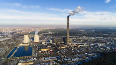 Çöp yakma tesisi. Dumanlı atık yakma fırını fabrikası. Fabrikaların çevre kirliliği sorunu