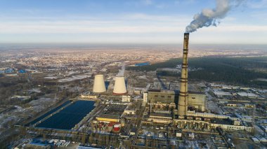 Çöp yakma tesisi. Dumanlı atık yakma fırını fabrikası. Fabrikaların çevre kirliliği sorunu