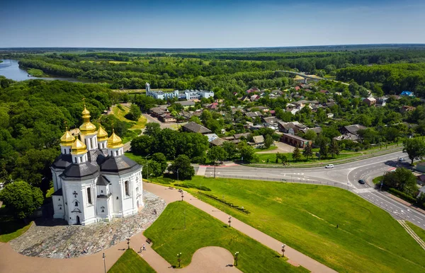 Catherines Church. The Orthodox Church in the Ukrainian city of Chernigov, an architectural monument of national importance — Stock Photo, Image