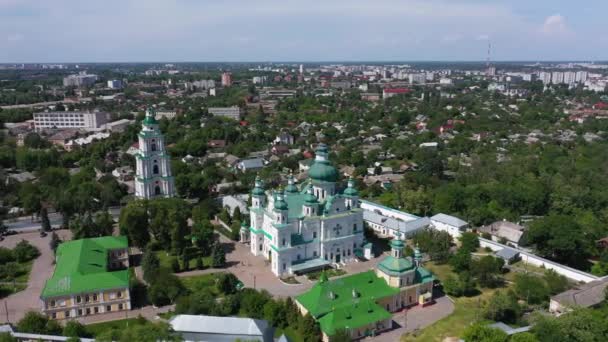 Monasterio Trinity en Chernigov, Ucrania vista aérea . — Vídeo de stock