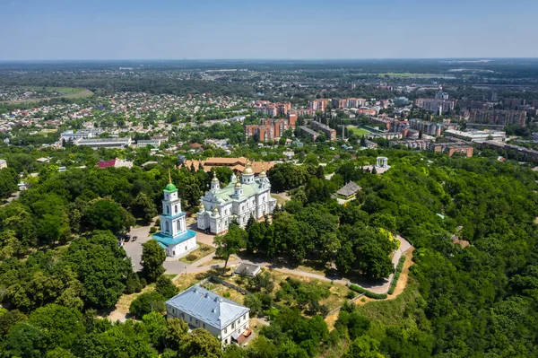 Poltava cidade Santa Assunção Catedral vista aérea . — Fotografia de Stock