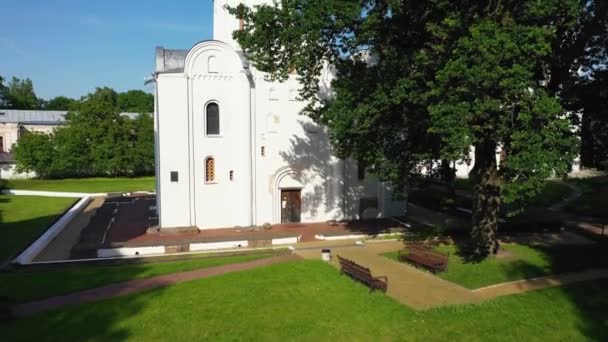 Las cúpulas de la iglesia de la ciudad de Chernigov vista aérea . — Vídeos de Stock