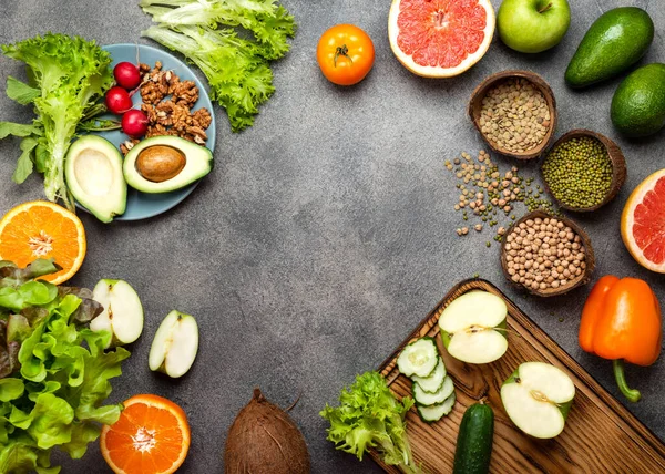 Telaio da verdure verdi noci cereali. Vista dall'alto. — Foto Stock