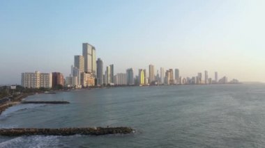 Kartagena Kolombiya 'daki Bocagrande modern hava manzarası.