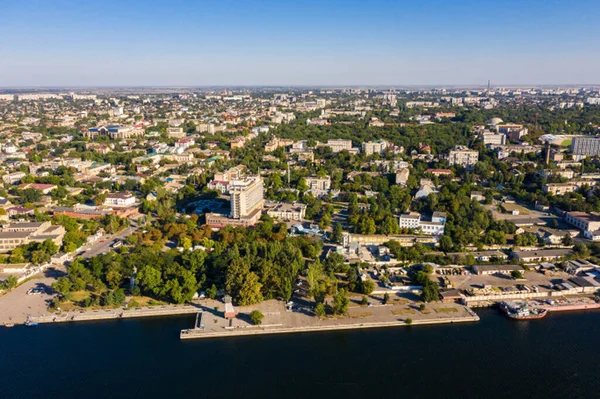 Kherson şehir parkı Ukrayna seti manzarasının yanında..
