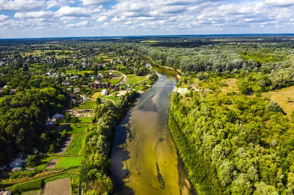 Krásná krajina v Baturin s řekou Seym v Chernihiv regionu Ukrajiny letecký pohled — Stock fotografie