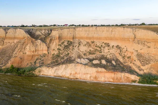 Schlucht am Meer bei Sonnenuntergang in der Region Cherson Luftaufnahme — Stockfoto