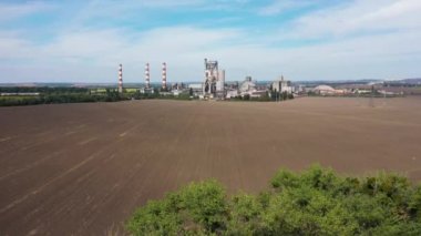 Büyük beton karıştırıcı fabrika hava görüntüsü