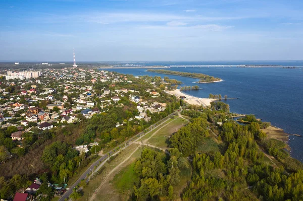 A cidade de Cherkasy bela vista panorâmica aérea do rio Dnieper. — Fotografia de Stock