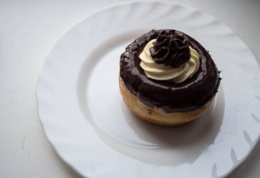 lezzetli Romlu kek Çikolata ve tereyağı krema ile