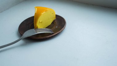 parça aplate üzerinde nefis turuncu kek