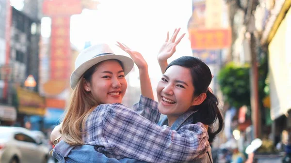 Viaggiatore Asiatico Amico Viaggiare Bangkok Thailandia Coppia Dolce Scattare Foto — Foto Stock